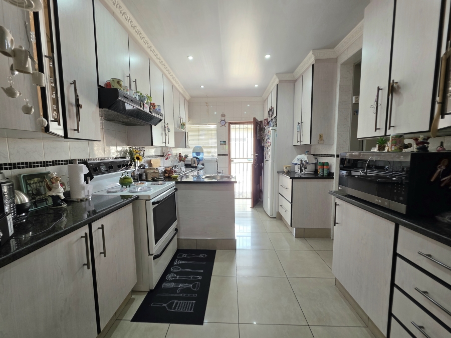 4 Bedroom Property for Sale in Jan Cillierspark Free State